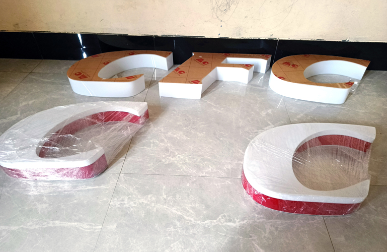 Huruf Timbul Akrilik LED - Azeka Print